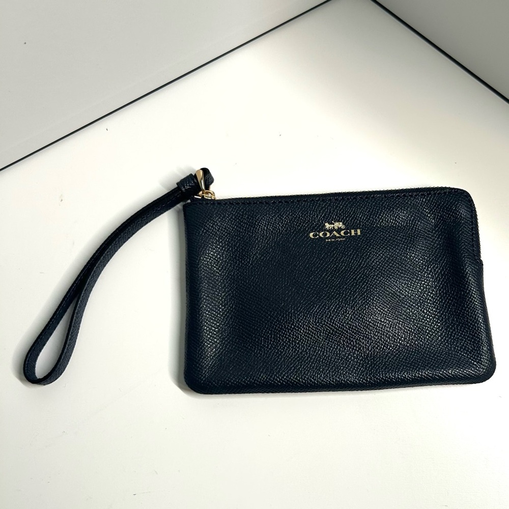 NWT Coach Women's Midnight Black Corner Leather Zip Wristlet